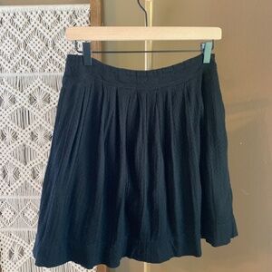 LOFT pleated black mini‎ skirt lined side zip size 4 100% cotton made in India